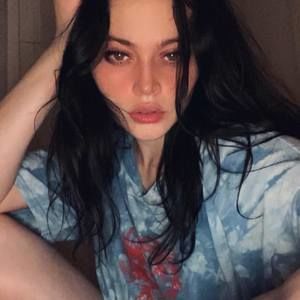 Meet your Posher, Dee